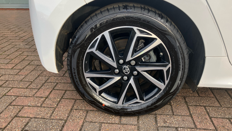 Toyota Yaris 1.5 Hybrid Design 5dr CVT Hybrid Hatchback